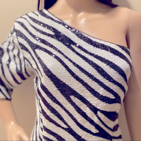 GUESS | Glow In The Dark Dress - Picture 5 of 14